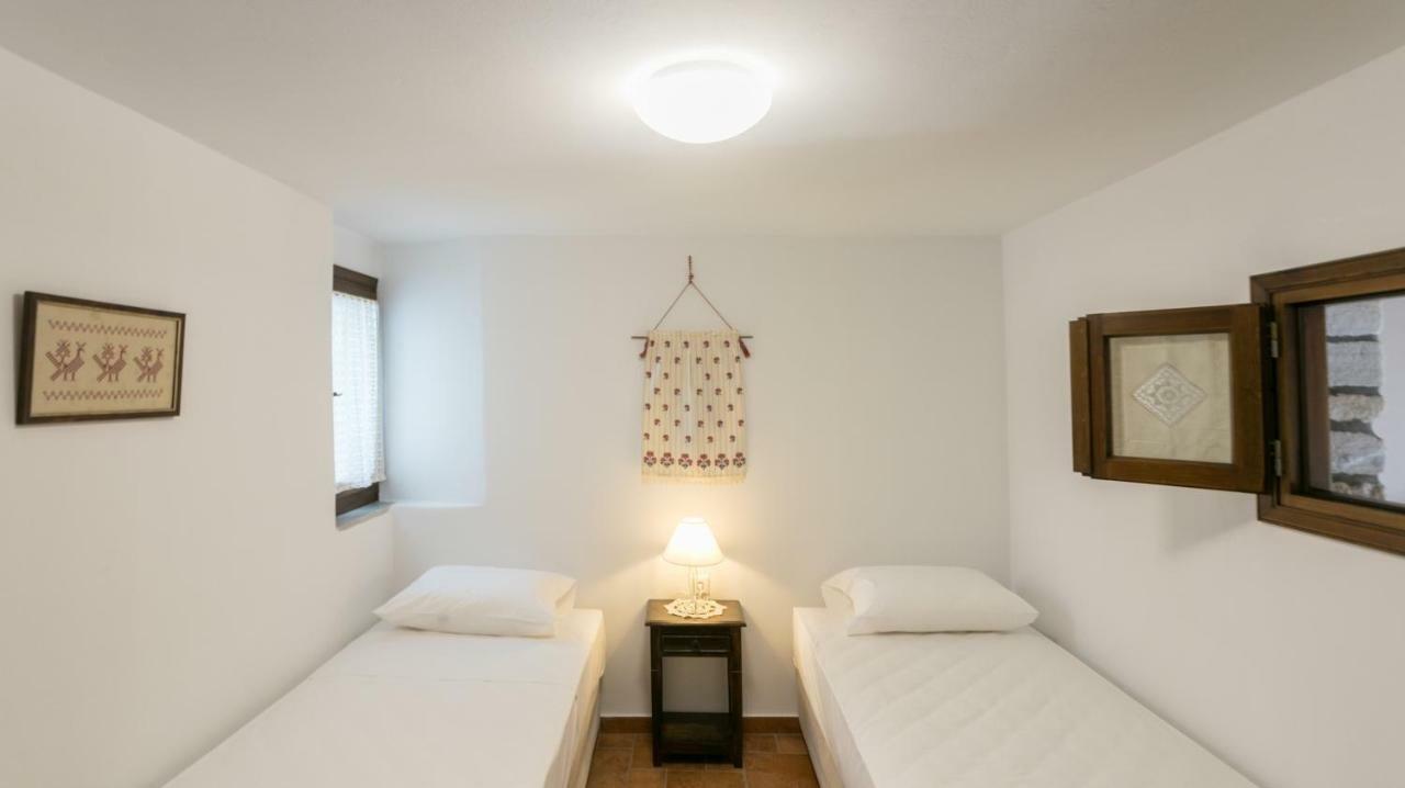 Traditional Inn Pirethron Aperathos Bagian luar foto